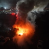 Перед многоквартирным домом горели три автомобиля и не вывезенный коммунальными службами мусор — newsvl.ru