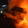 В результате инцидента полностью выгорели два припаркованных автомобиля, еще два пострадали от огня — newsvl.ru