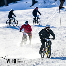 Снежная велогонка на горнолыжном склоне в Анисимовке объединила 20 приморских спортсменов 