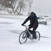 Во время соревнований «Тур острова Папенберг» дул сильный ветер и шел снег — newsvl.ru