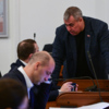 Перед заседанием депутаты обсуждают повестку и положение дел в городе — newsvl.ru