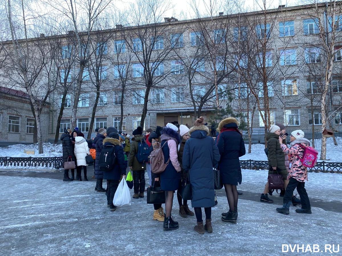 Случай в хабаровской школе. Случай в хабаровской школе. 49 школа хабаровск 2022. Случай в хабаровской школе. Случай в хабаровской школе.
