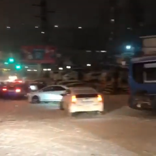 На скользких дорогах Владивостока произошло несколько ДТП - на Нейбута массовая авария