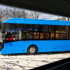 Работники троллейбусного депо на Иртышской, 7 обкатывают на своей территории два новых электробуса — newsvl.ru