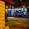 В день вывода трамваев на маршрут их снаружи и внутри украсили разноцветными воздушными шарами  — newsvl.ru