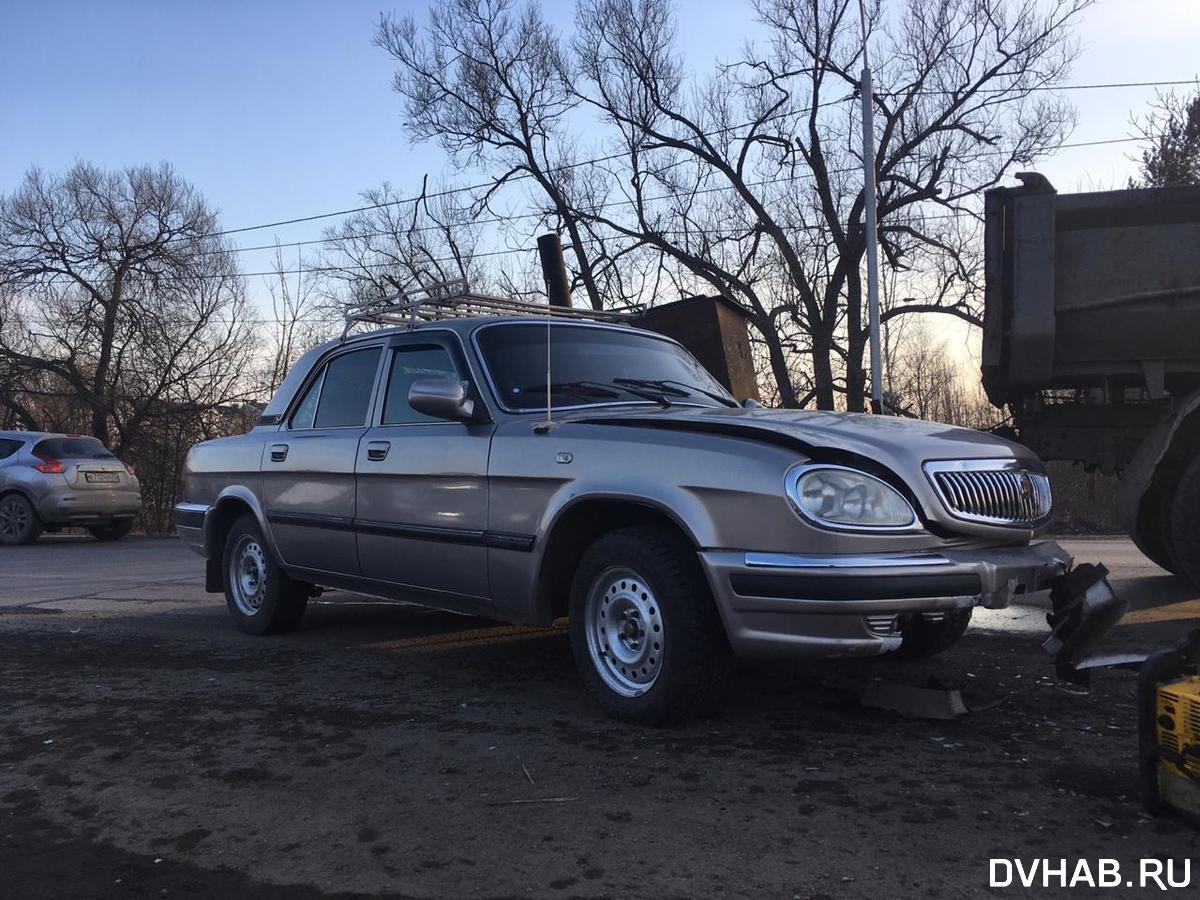 Водитель «Волги» сбил двоих дорожных рабочих, один скончался (ФОТО) —  Новости Хабаровска