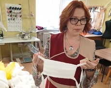 Маски для защиты от коронавируса начали шить в ателье Хабаровска 
