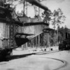 Откат колёсной тележки 14-дюймового транспортёра после установки на бетонное основание – из архива Музея ТОФ — newsvl.ru