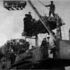 Подача боеприпасов к 14-дюймовому орудию – из архива Музея ТОФ — newsvl.ru