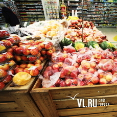Супермаркеты во Владивостоке начали фасовать по отдельным пакетам и пачкам все продукты 