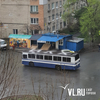Хулиганство или арт-объект: автобус с нецензурной надписью на крыше удивил владивостокцев (ФОТО)