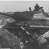 Танк ИС-2 12-й незадолго до установки на стационарную бетонную позицию - фото из сборника «Крепость Россия. Вып. 2» — newsvl.ru