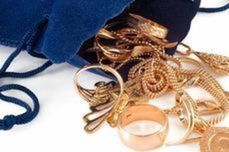 Комсомольчанин украл у своей сожительницы золотое кольцо и несколько тысяч