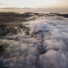 Благодаря туманной погоде сопки приобрели весьма необычный и привлекательный вид — newsvl.ru