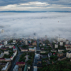 А вот в других районах города туман гуще — newsvl.ru