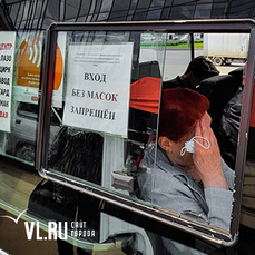 Полные салоны и несоблюдение социальной дистанции: как во время режима самоизоляции работает общественный транспорт во Владивостоке 