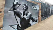 Масштабное граффити к 75-летию Победы завершили в Биробиджане 