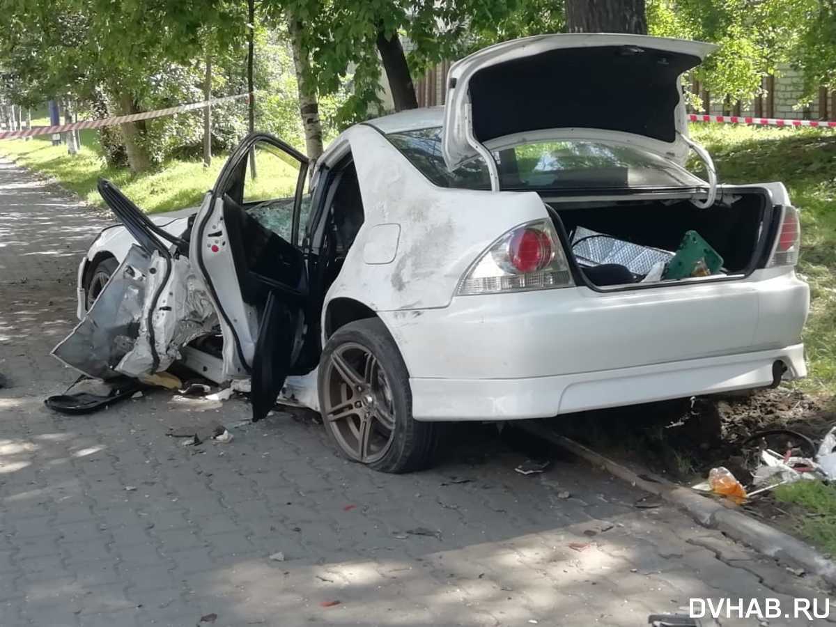 Эх, прокачу: пьяная компания на Altezza разбилась на улице Ленина (ФОТО) —  Новости Хабаровска