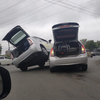 В ДТП на Второй Речке Toyota Prius оседлал своего «брата» (ФОТО)