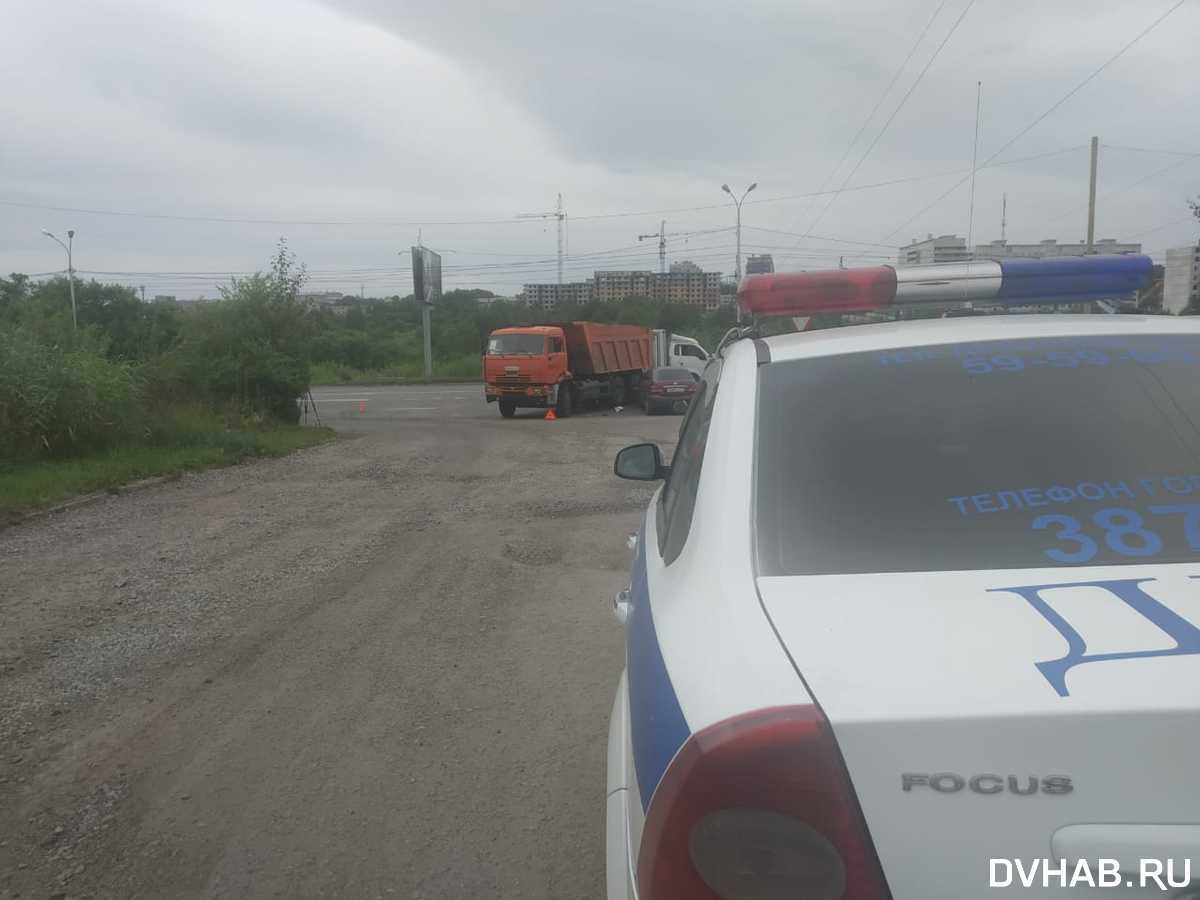 Рассудить водителей в ДТП на Воронежской не смогли даже автоинспекторы  (ФОТО) — Новости Хабаровска