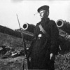 Часовой у башни Ворошиловской батареи. Фото из собрания О.Б. Стратиевского из книги ''Ворошиловская батарея'' — newsvl.ru