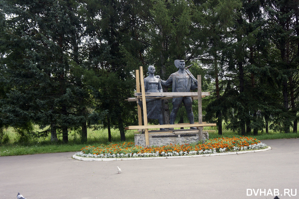 Программа «омоложения» ждет памятник комсомольцам 30-х годов (ФОТО) —  Новости Хабаровска