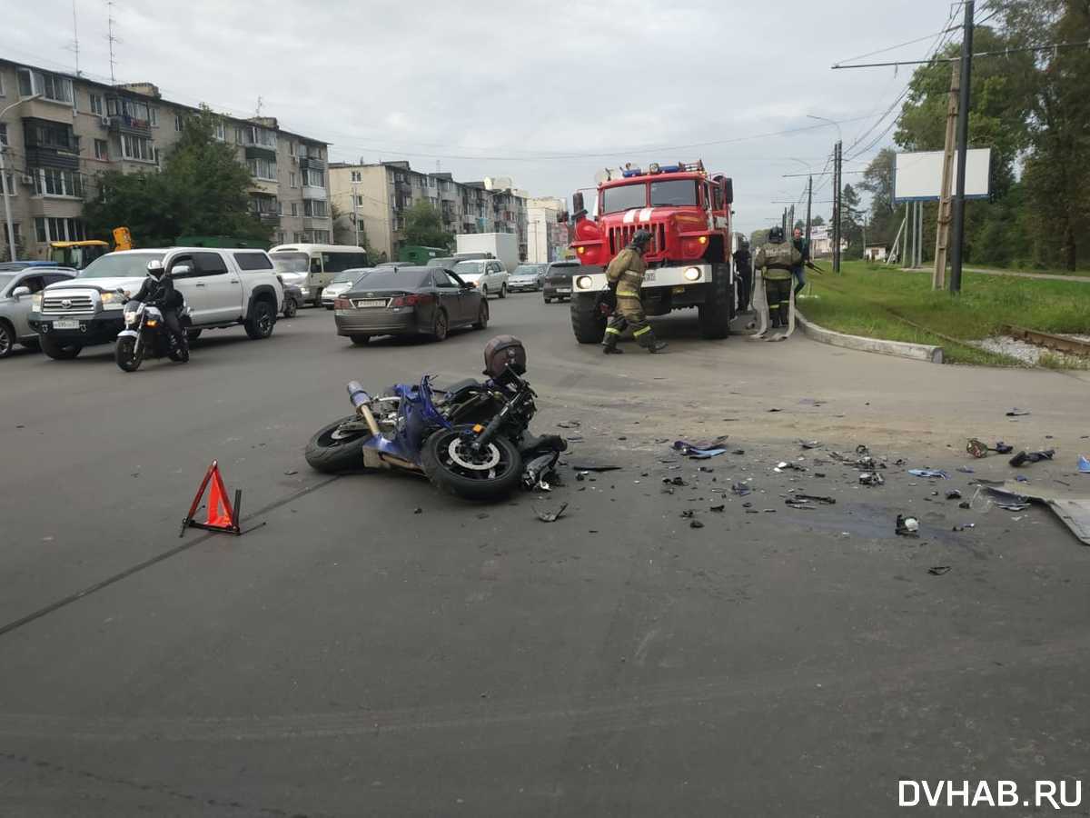 Мотоциклист получил серьезные травмы в ДТП с внедорожником в Хабаровске  (ФОТО) — Новости Хабаровска