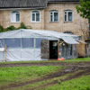 До начала работ экспедиция обустроилась на поле примерно в пяти минутах ходьбы от раскопок — newsvl.ru
