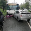 На Второй Речке столкнулись Prius и автобус маршрута № 23, пассажирке которого стало плохо (ФОТО)