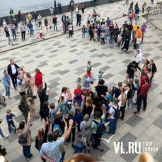 Первый парад комом: фестиваль проекта «В_город» во Владивостоке прошёл без выпускников и большого количества людей 