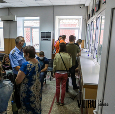 «Живые очереди» возвращаются в отдел регистрации автотранспорта ГИБДД в Приморье