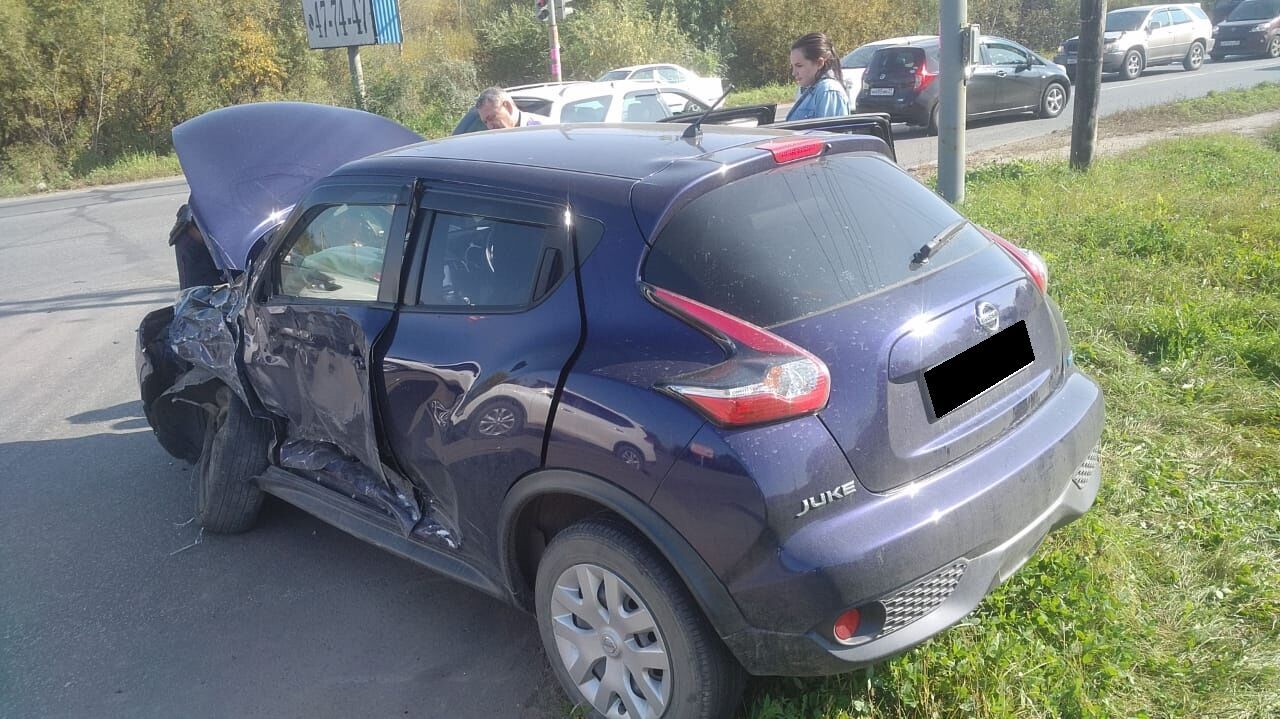 Из-за невнимательности водителя джипа травмирована хозяйка Nissan Juke  (ФОТО) — Новости Хабаровска