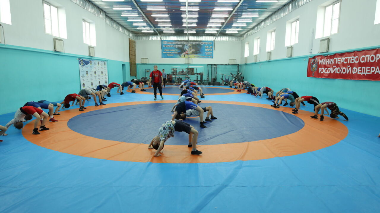 В секцию спортивной борьбы ЕАО  поступили новые ковры