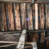 Сотрудники МЧС убрали обвалившиеся деревянные балки и осыпавшуюся штукатурку — newsvl.ru