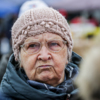 Женщина оставалась на площади до конца акции — newsvl.ru