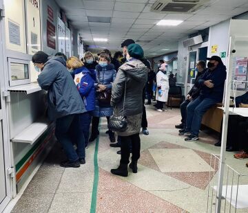 Беспомощность властей: растут очереди в поликлиниках Хабаровска. Такая же картина и во Владивостоке