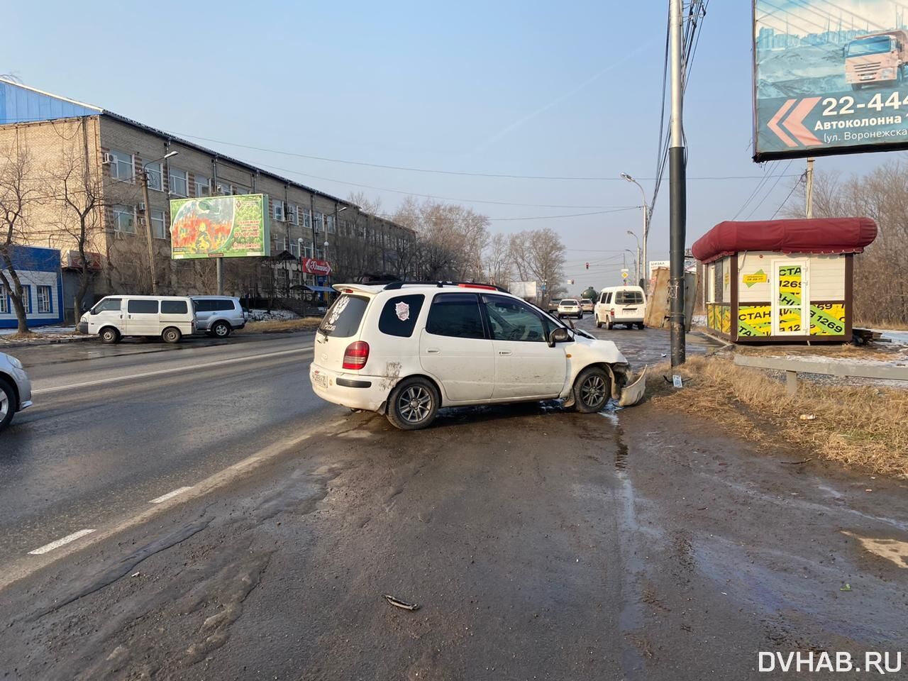 Самопожертвование: разбила о столб свою машину хабаровчанка (ФОТО) —  Новости Хабаровска