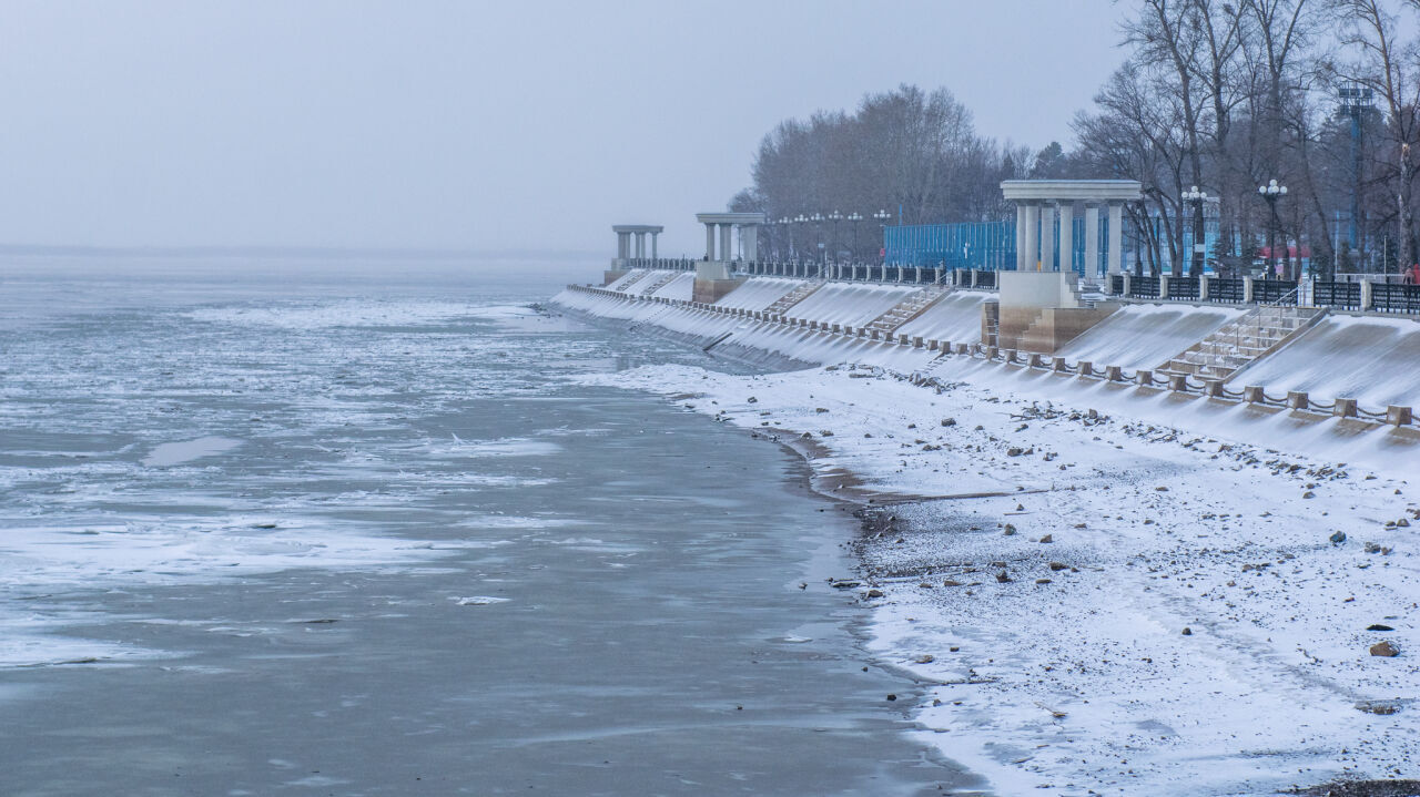 река амур зимой