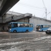 По данным городских властей, в ночное время дороги обрабатывали реагентами — newsvl.ru