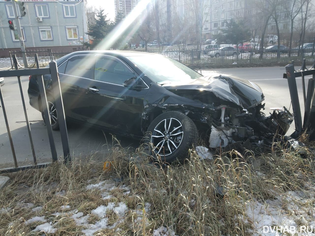 Темное и светлое: две Camry столкнулись на Демьяна Бедного (ФОТО) — Новости  Хабаровска