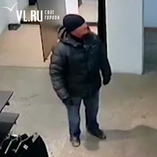 Вор украл два смартфона в магазине военной экипировки во Владивостоке 