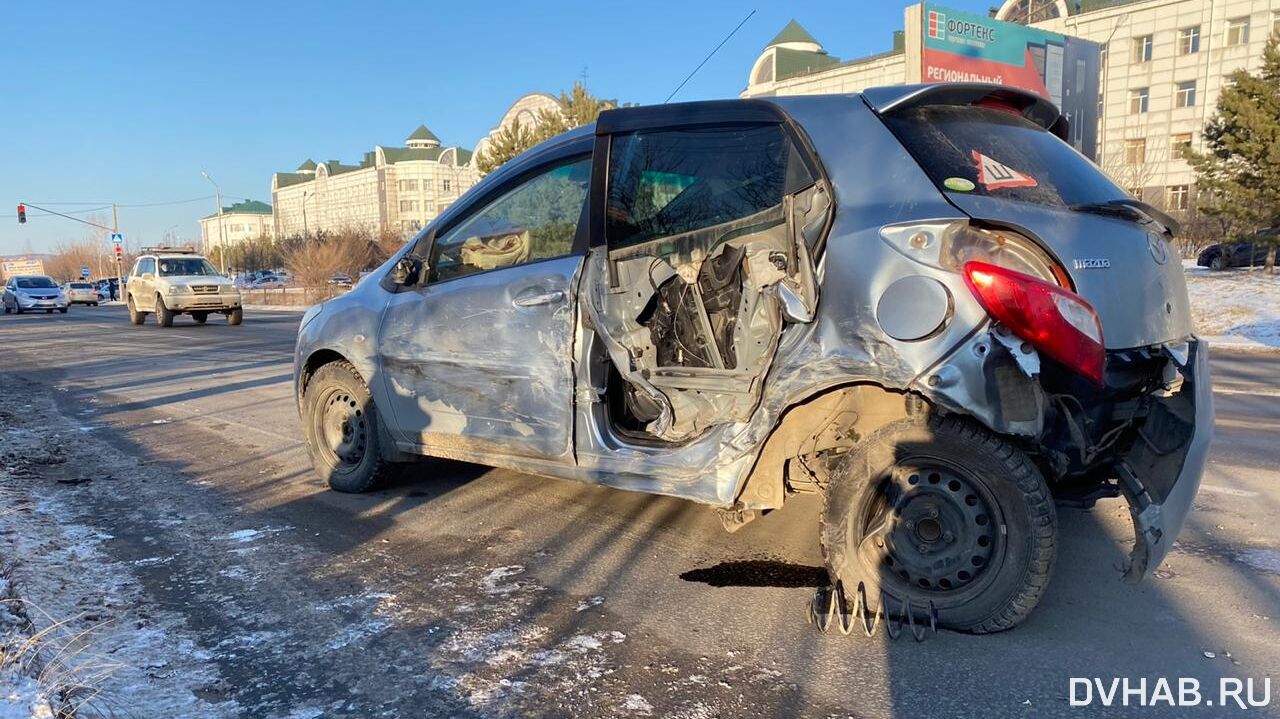 Пьяный водитель Prius устроил серьезное ДТП у онкоцентра (ФОТО) — Новости  Хабаровска