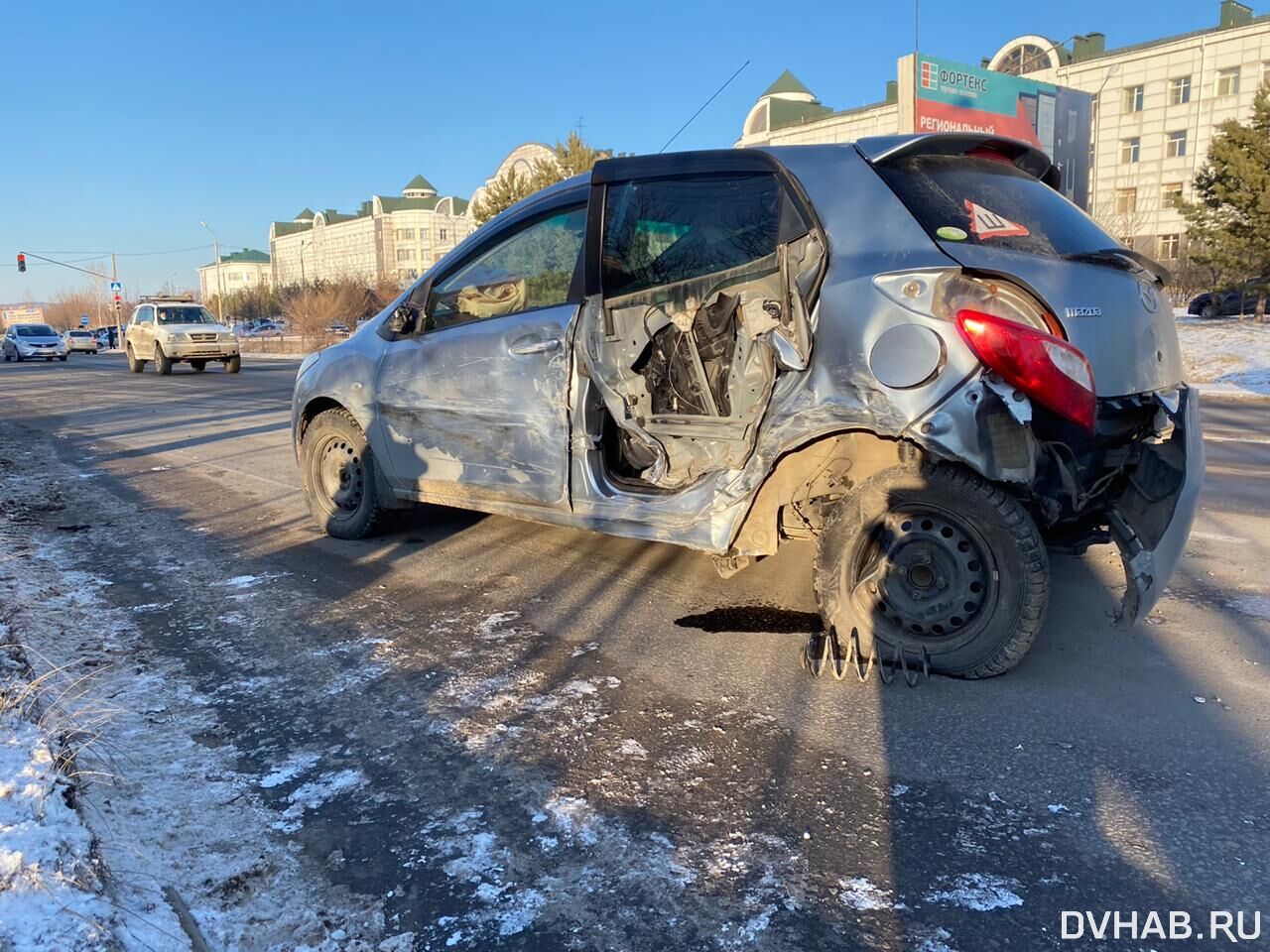 Пьяный водитель Prius устроил серьезное ДТП у онкоцентра (ФОТО) — Новости  Хабаровска