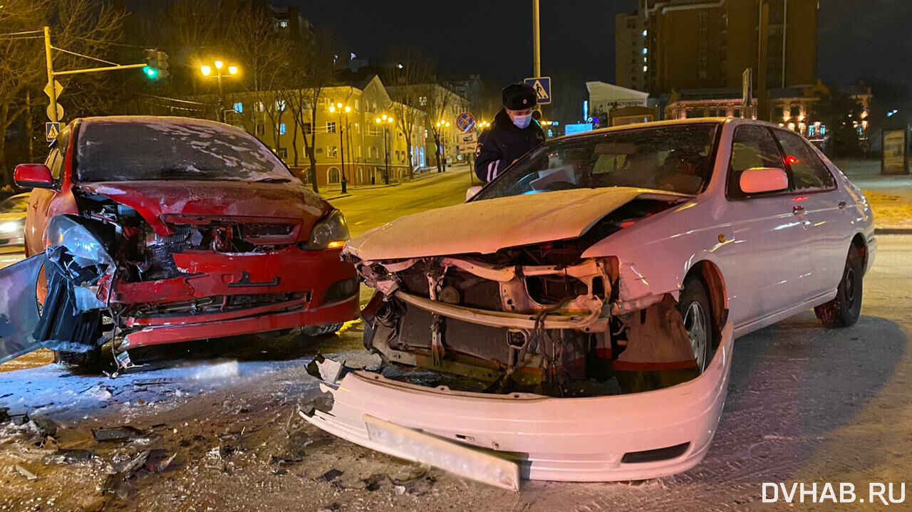 Назад в автошколу: новичок-водитель устроила лобовую аварию (ФОТО; ВИДЕО) —  Новости Хабаровска