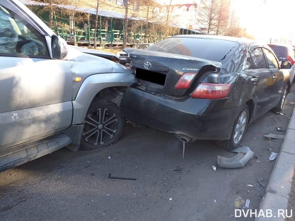 Полицейский устроил ДТП с пострадавшим в центре Хабаровска (ФОТО) — Новости  Хабаровска