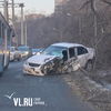 Утром во Владивостоке в районе Камской автобус № 82 столкнулся с Toyota Mark II (ФОТО)