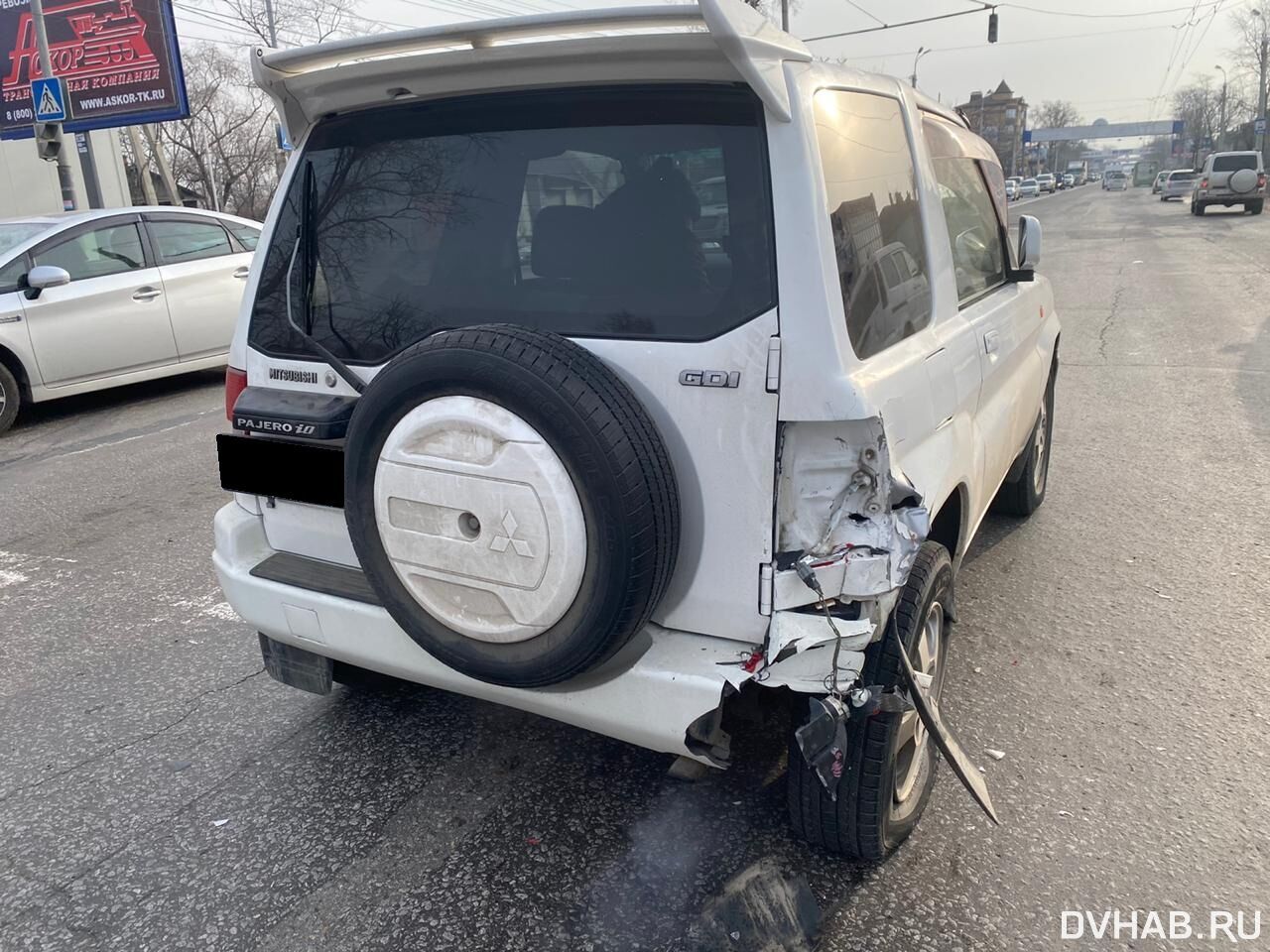 Первый блин: начинающий водитель устроил ДТП на проспекте (ФОТО) — Новости  Хабаровска