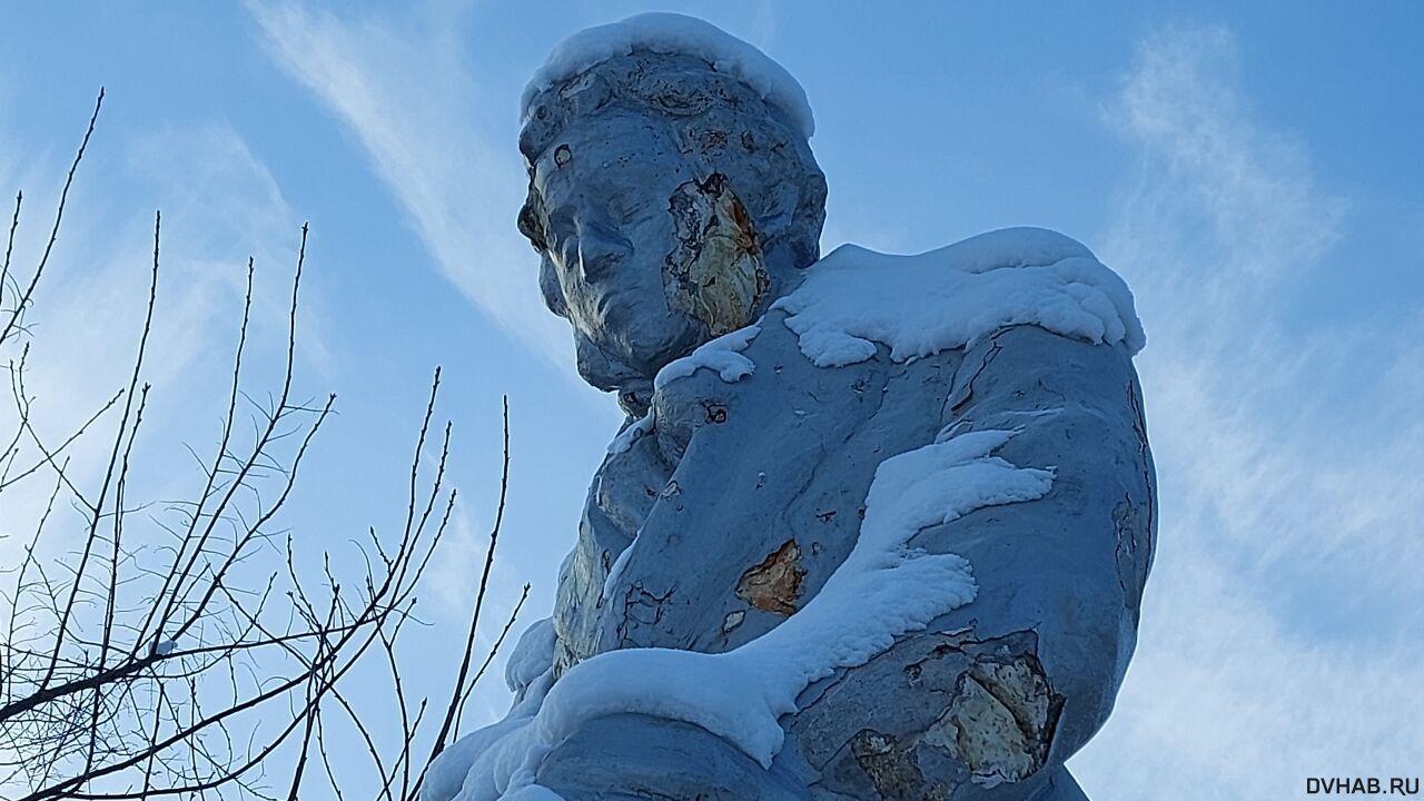 Памятник Пушкину в микрорайоне «Дружба» продолжает разваливаться (ФОТО) —  Новости Хабаровска