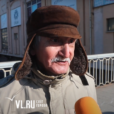 С антисептиком и без танцев: жители Владивостока рассказали, как встретили Новый год и чего от него ждут 