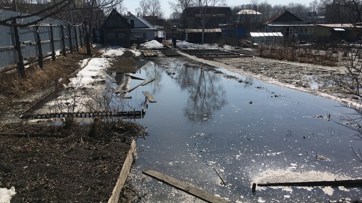 Реки и улицы Хабаровска заливаются нечистотами